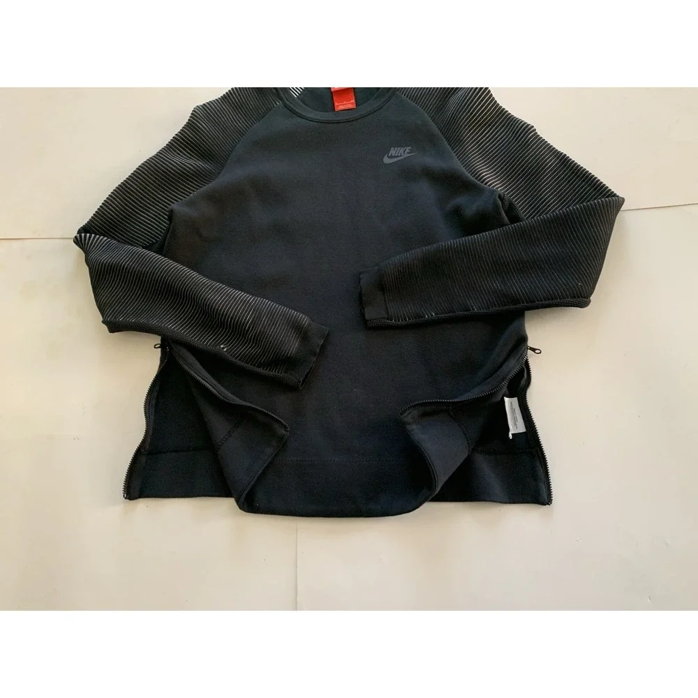 Nike Tech Performance Women's SM Black Sweatshirt Ribbed Sleeve Zip Hem Mad Max